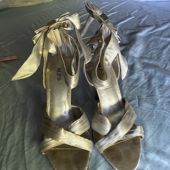 Silver Heels with Ankle Bow - Picture 2 of 8
